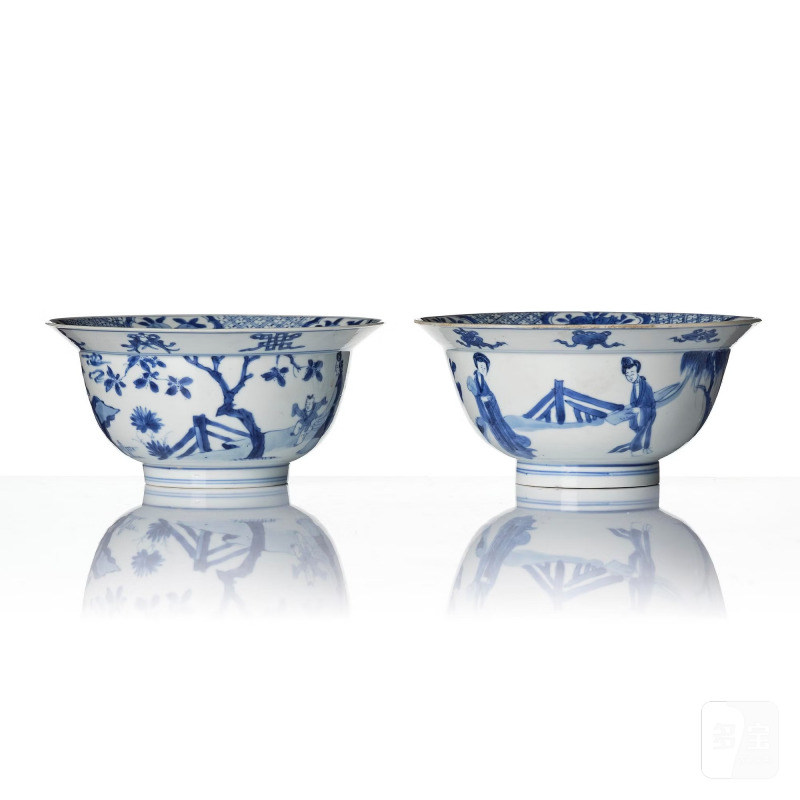 A pair of blue and white 'boys at play' bowls, - 图2